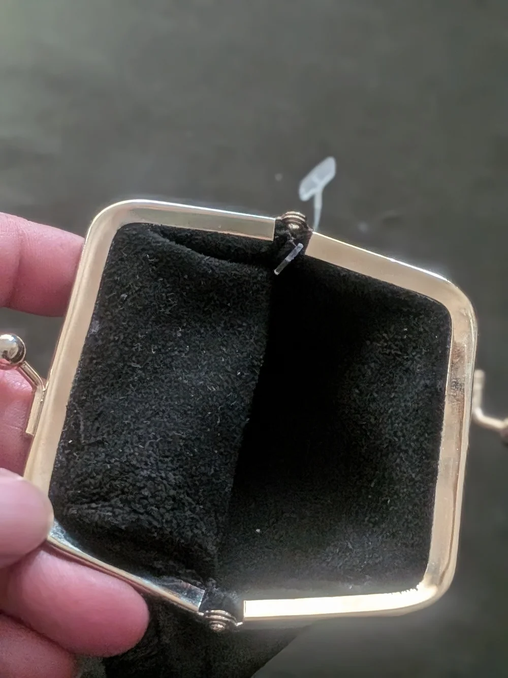 Roots Black Leather Kiss-Lock Coin Pouch with Embossed Logo - Picture 2 of 5